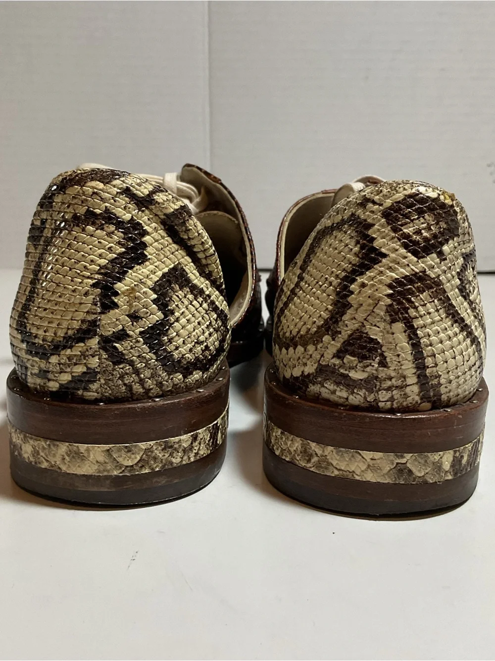 Freda Salvador Wit D’Orsay Leather Oxfords Croc Snakeskin